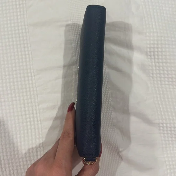 Michael Kors wallet - Picture 5 of 7